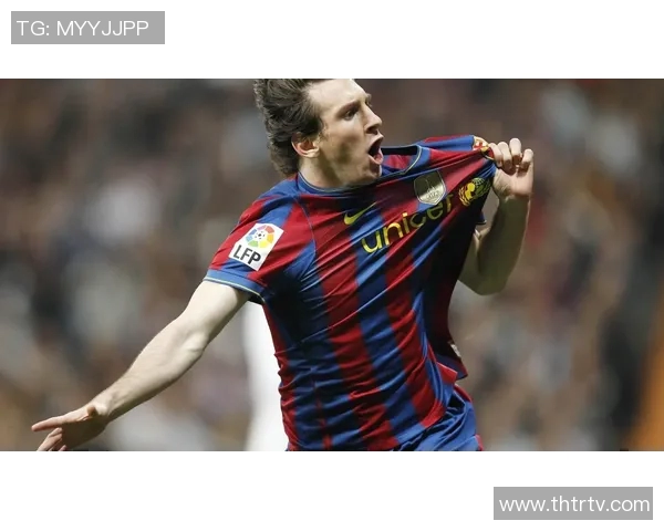 高清足球明星卡罐装图片展示让你领略球场风采与激情瞬间